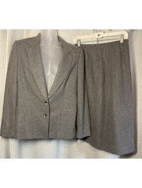 Koret Ladies Skirt Suit 100% Wool Made in USA Vintage Size 14
